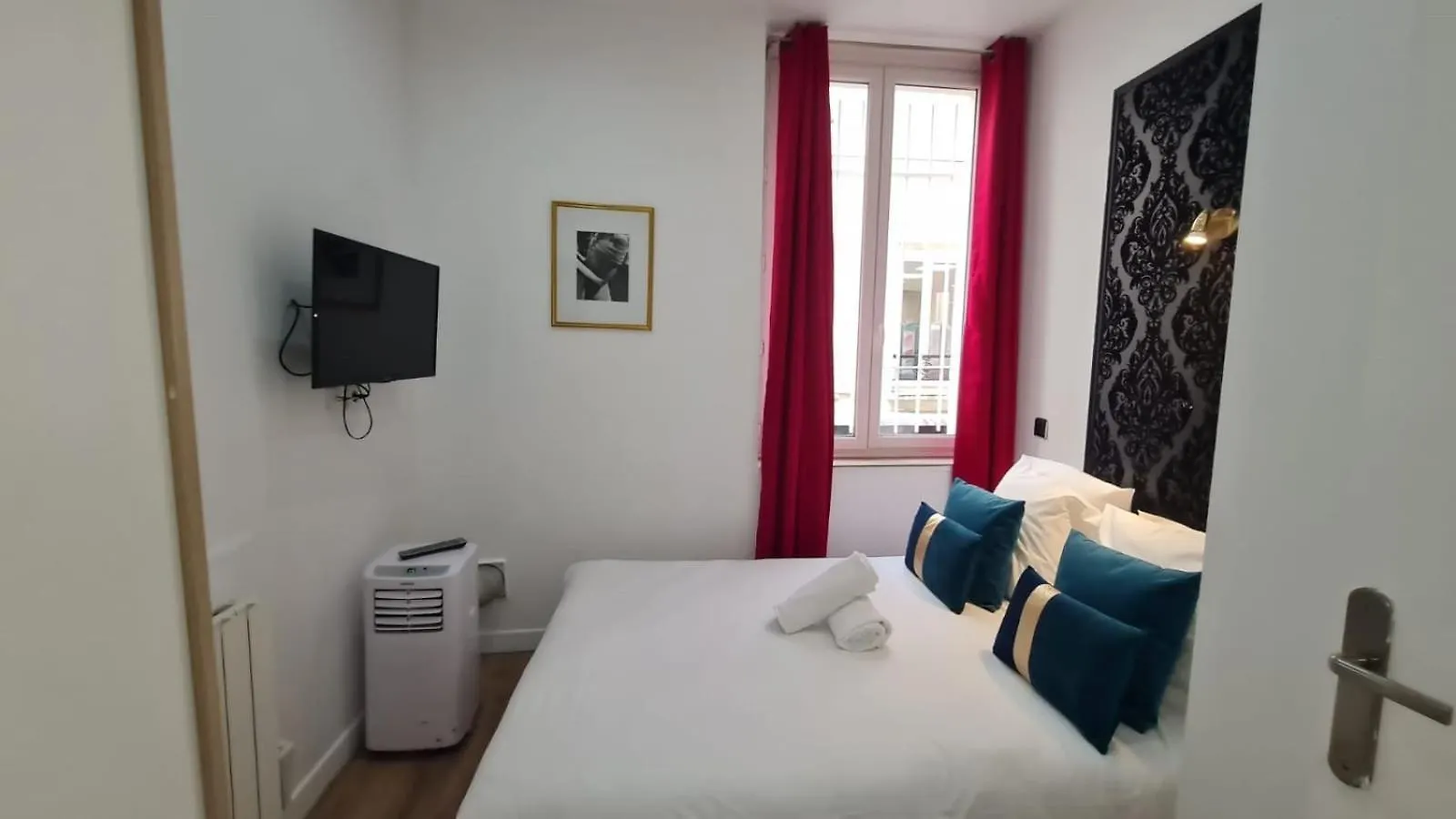 32 Atelier Paris Fashion Apartment