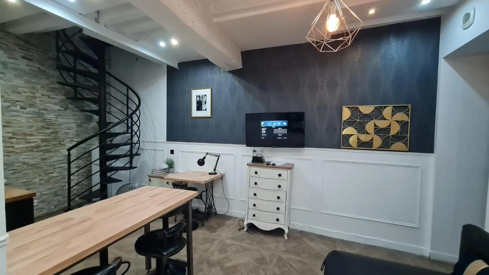 32 Atelier Paris Fashion Apartment